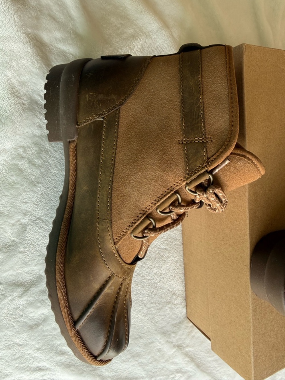 Women’s Fleece Lined Duck-Style Lace-Up Shoes - Picture 4 of 9